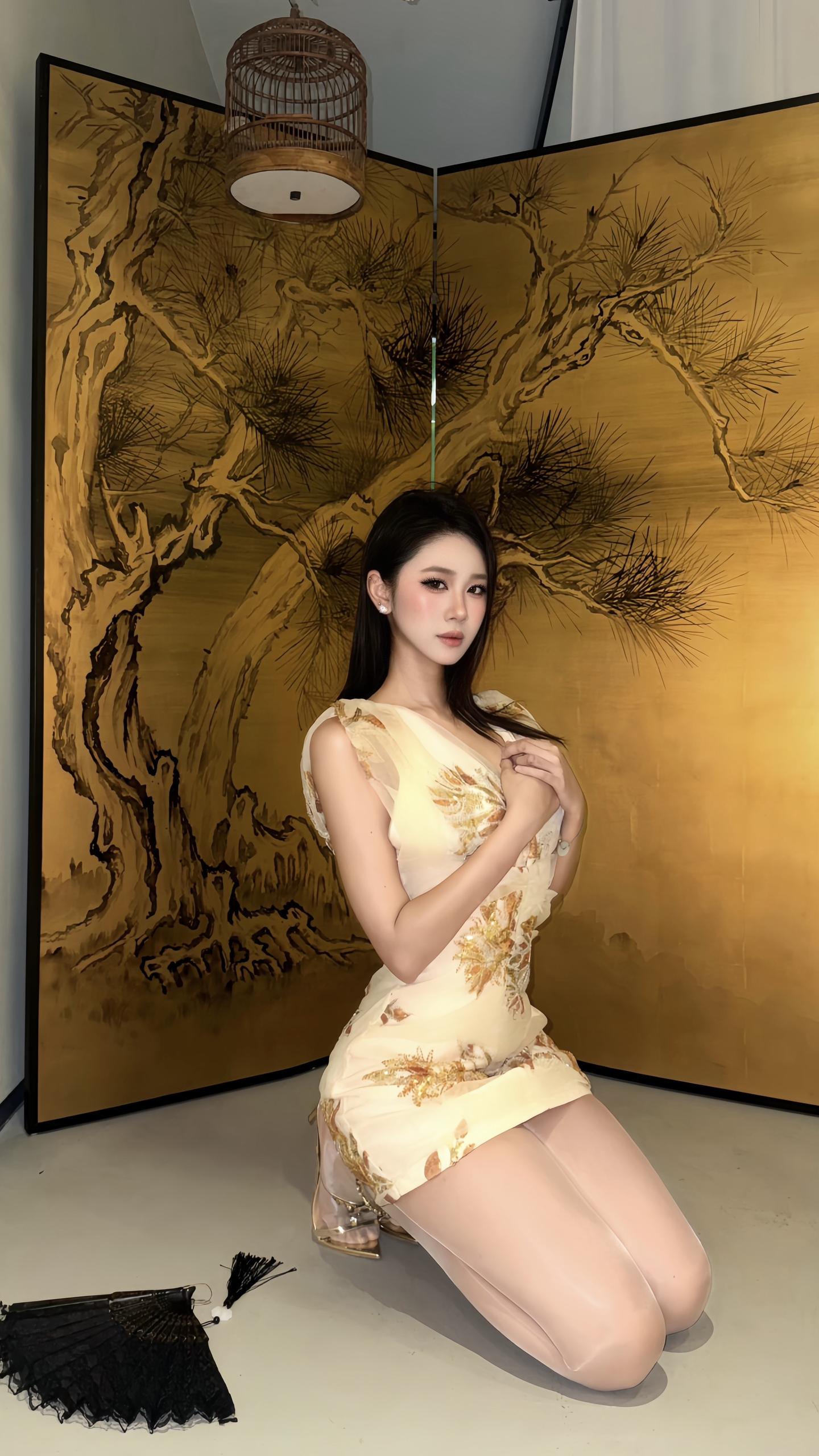 你已经被我催眠了 你现在最喜欢我 知道吗。