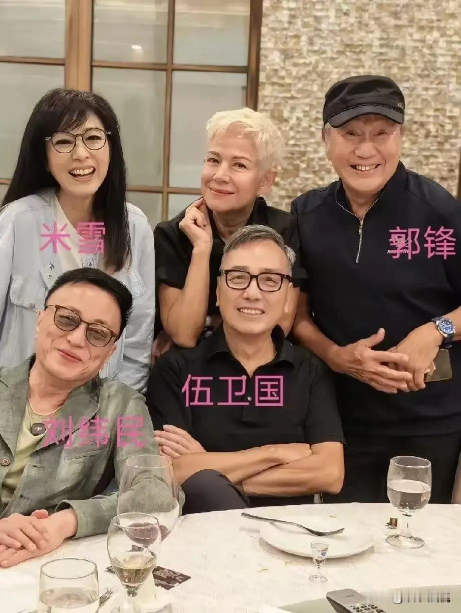71岁的米雪前两天被记者堵住恭喜新婚，她当场笑喷，开口第一句就是“吓死人”。
事