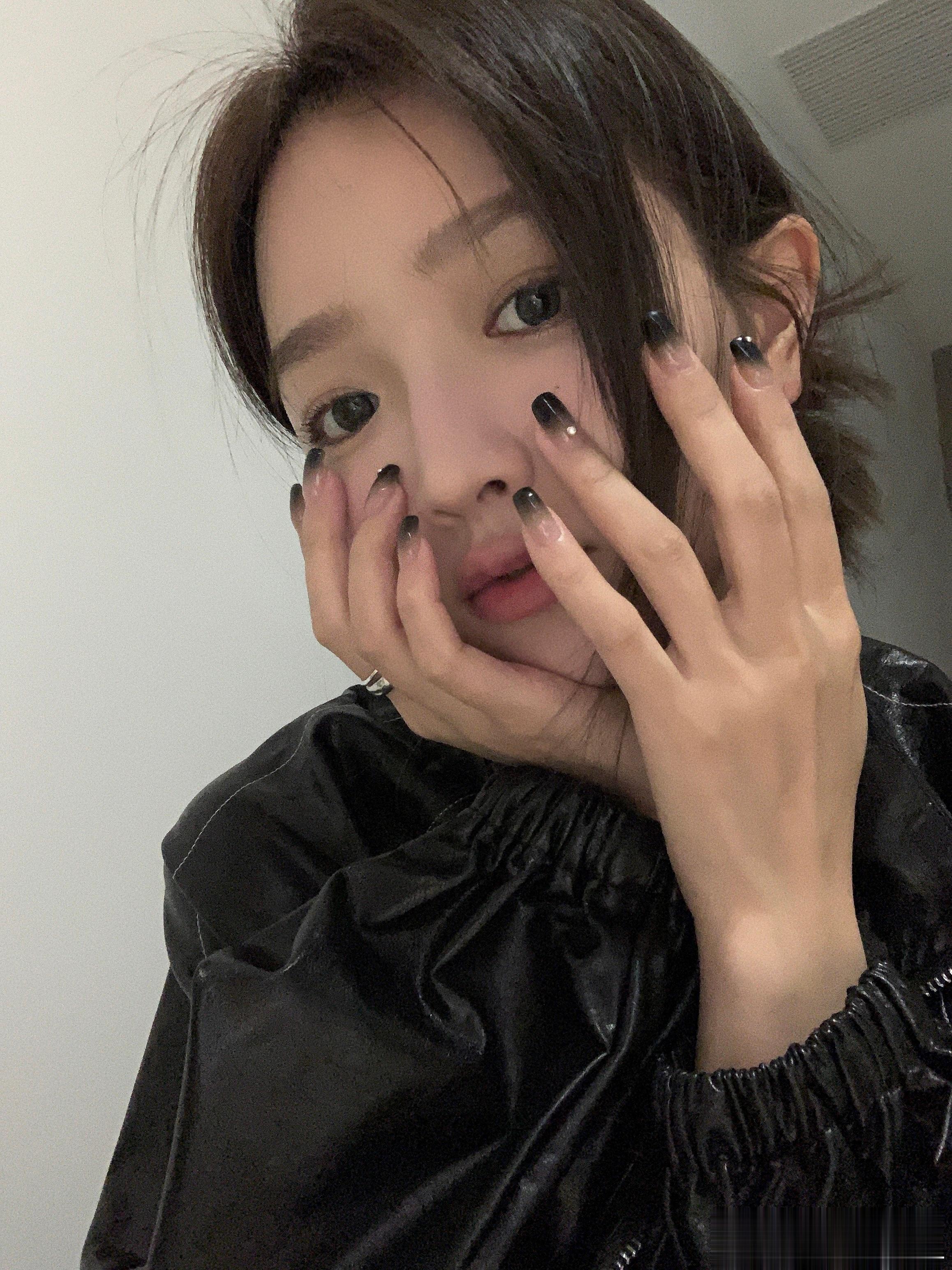 不一定斩男但会斩女的指甲💅🏻秋冬的颜色✌️ ​​​