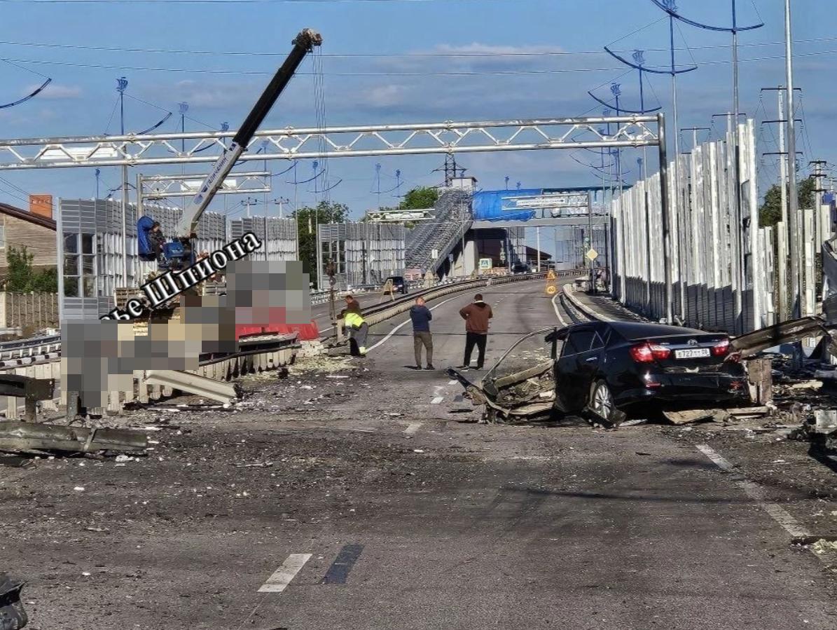 乌克兰国防军对位于新亚速斯克市（Novoazovsk）、连接马里乌波尔与塔甘罗格