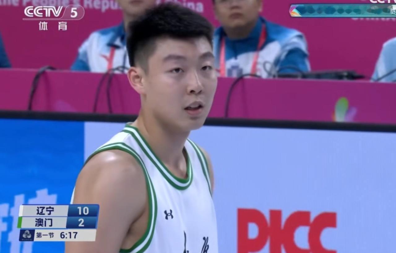 全运会男篮辽宁与澳门的比赛正在进行中，两队实力差距太大，辽宁获胜没有悬念。关于辽