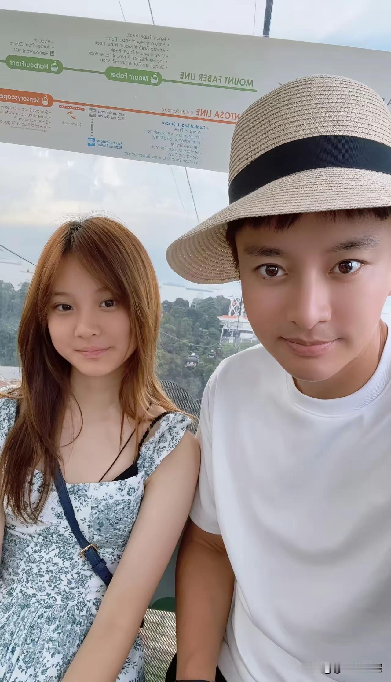 看到甜馨和贾乃亮同框

我特想问问李小璐

只顾着把自己
收拾得跟18岁似的，一