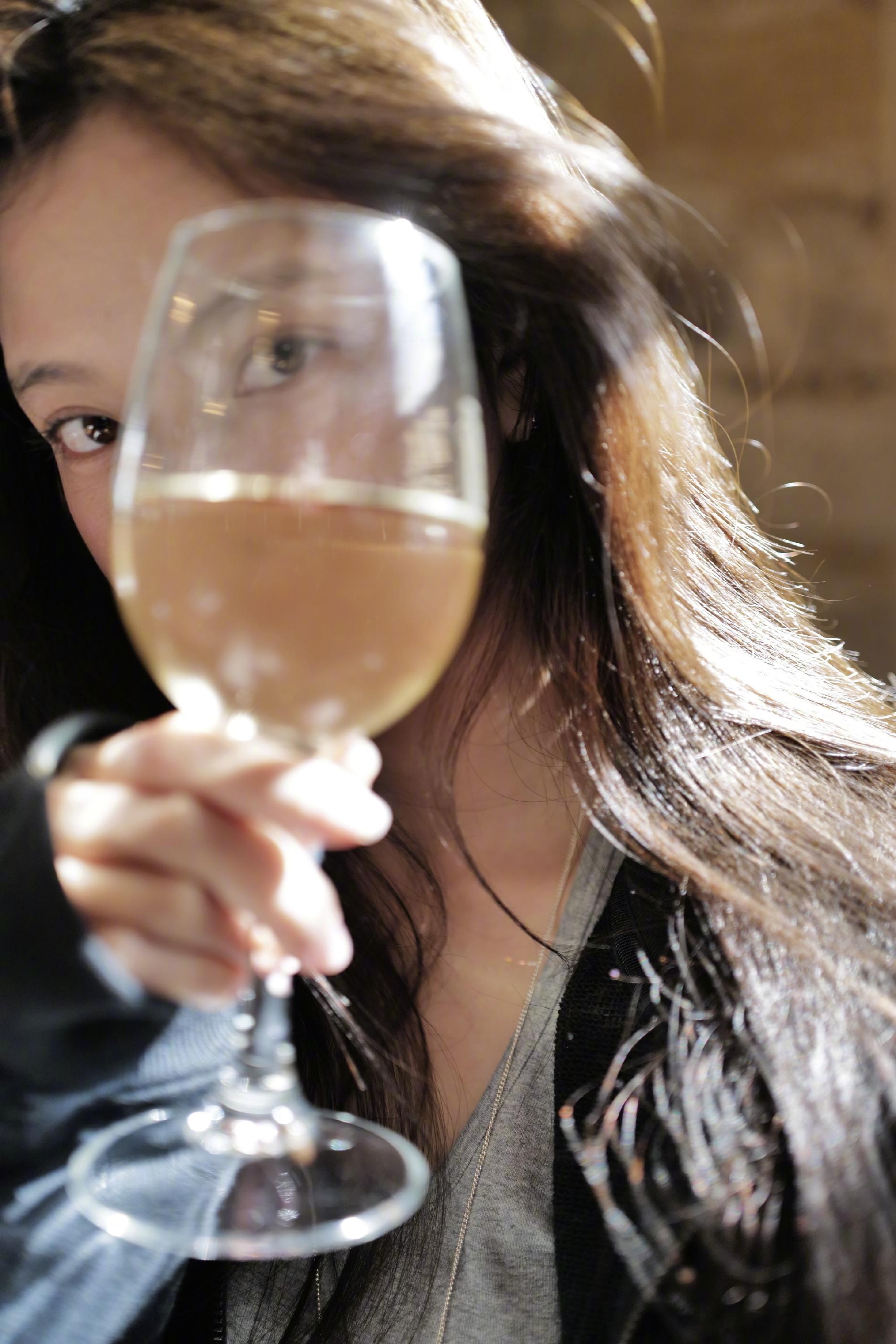 宋妍霏说浪姐是李小冉的游戏宋妍霏腰身比 掉落日常照片🌍能量磁场满满的一组照片！