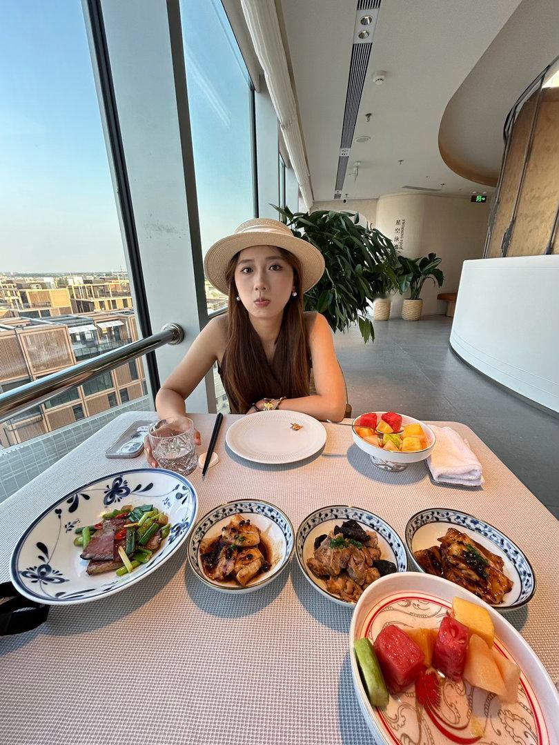 想问问大家，为什么大家有这么多媒体活动可以参加，我只能四处流浪来个MCN或者大哥