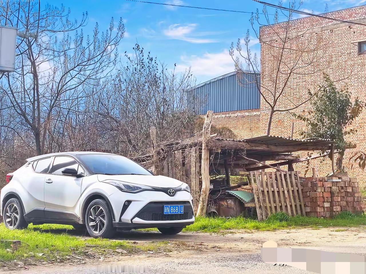 2026年车险，买这四样就行
1.交强险：850元
若不出险，每年递减10%，连