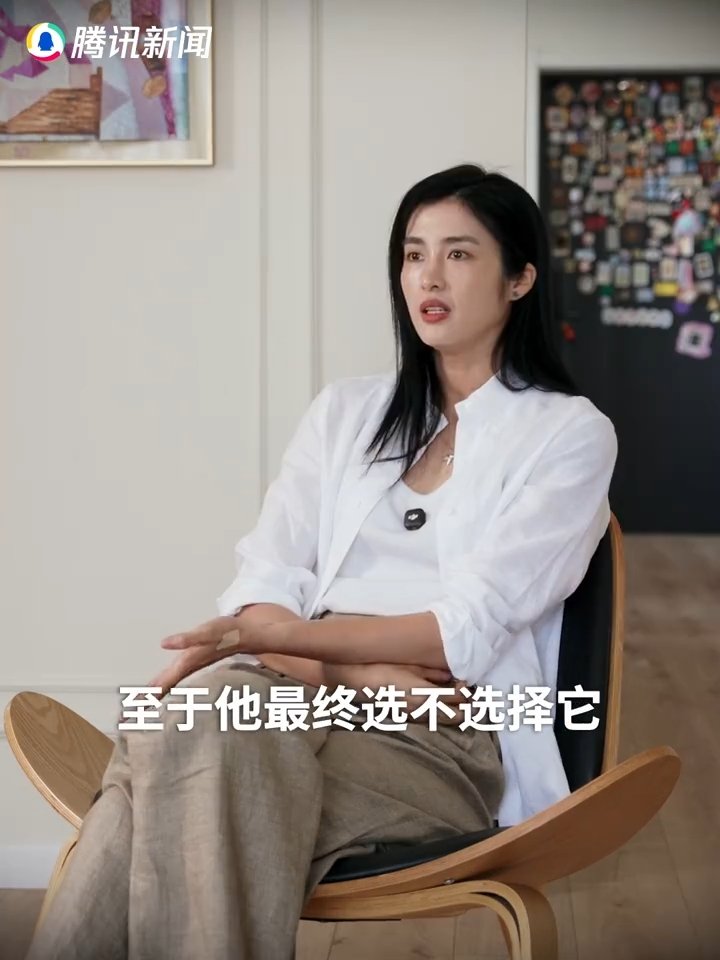 赵丽娜说最大的遗憾就是没进过球二十余年门将生涯留下没能进球的遗憾，赵丽娜转身深耕