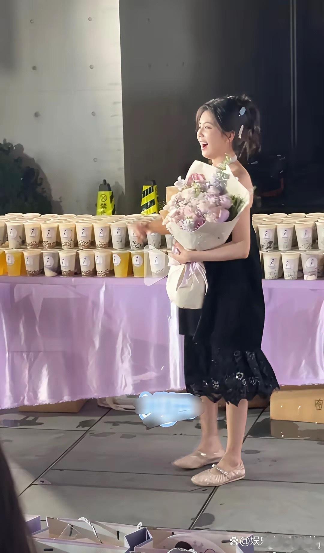白鹿怎么胖成这样了 ​​​