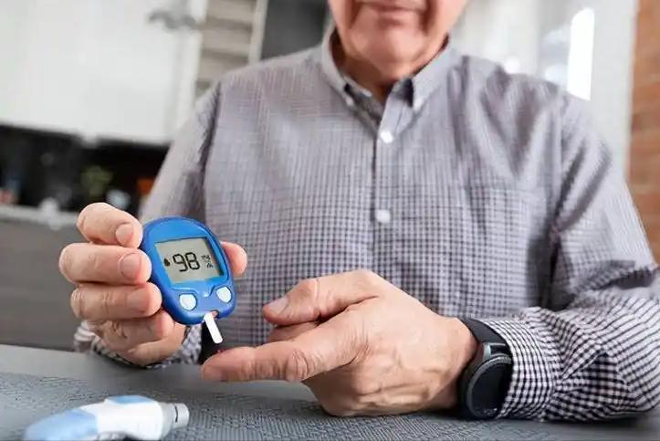 糖尿病重不重，看胳膊就知道？提醒：胳膊出现这4变化，或是预兆

王叔叔今年已经六