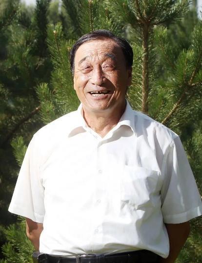 1998年，石光银种下的6万亩林场被纳入生态林场，禁止砍伐，这样一来，石光银手握