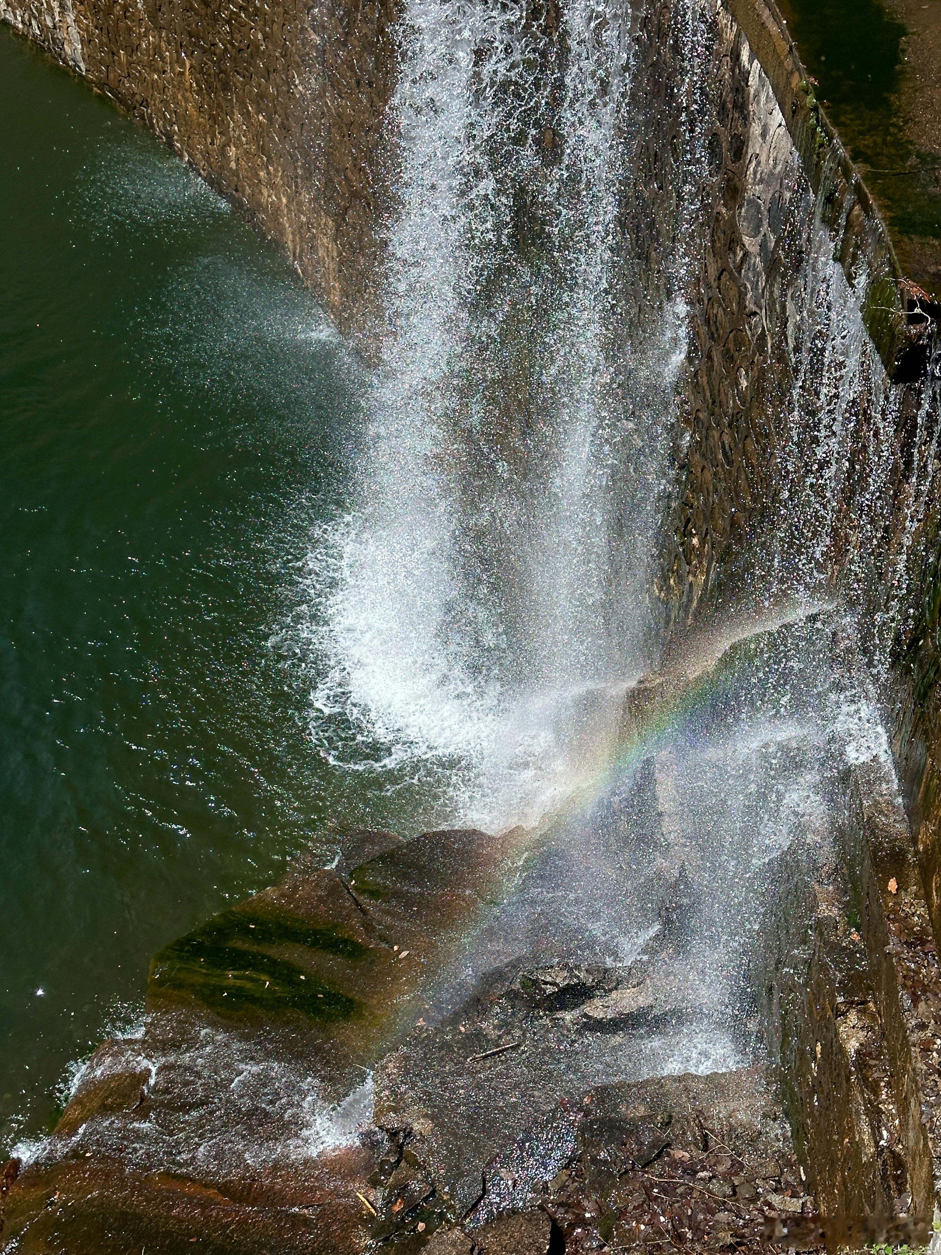 ⛰️☁️🌈🕶️  ​​​