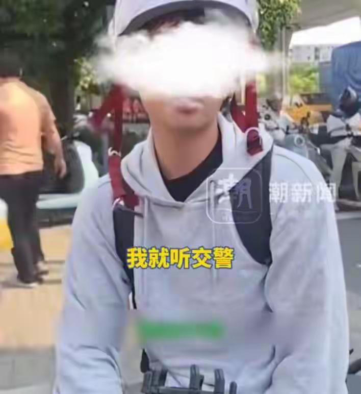 10月16日消息，在今年8月份的时候，一则“我听交警的”的视频引发了热议，如今这