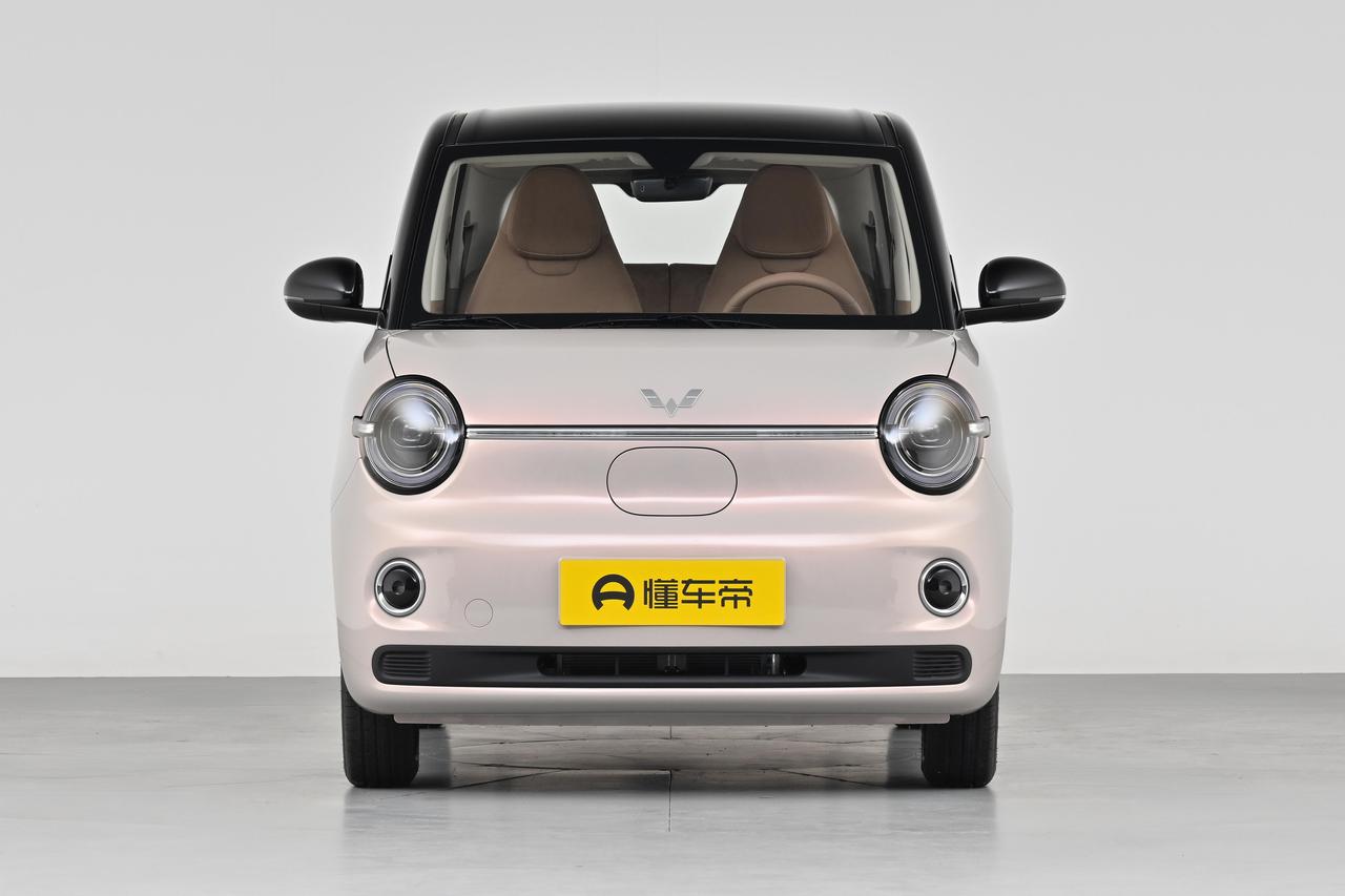 日前获悉，第五代宏光MINIEV将于3月下旬上市，采用四门四座布局，在空间、座舱