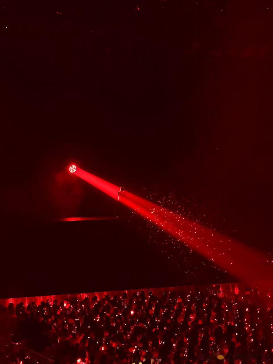 张远被喊歌王的反应张远广州二连开上座率 谁反复回看这段现场！广州二连开上座率喜人