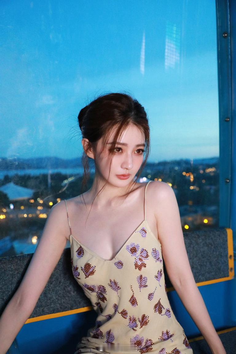 徐璐 