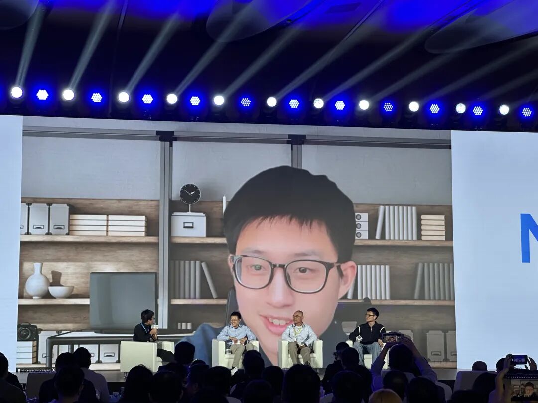 唐杰、杨植麟、姚顺雨、林俊旸罕见同台分享，这3个小时的信息密度实在太高了。