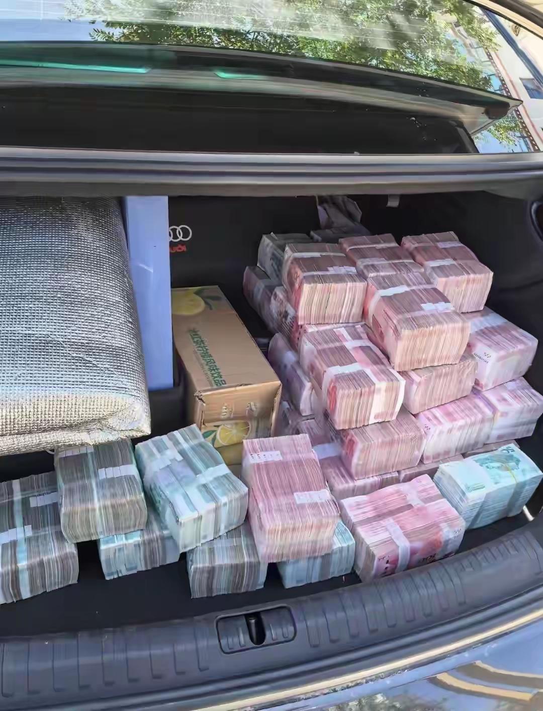 快过年了，看啥都像钱，看来手机看多了，视力有点下降了。