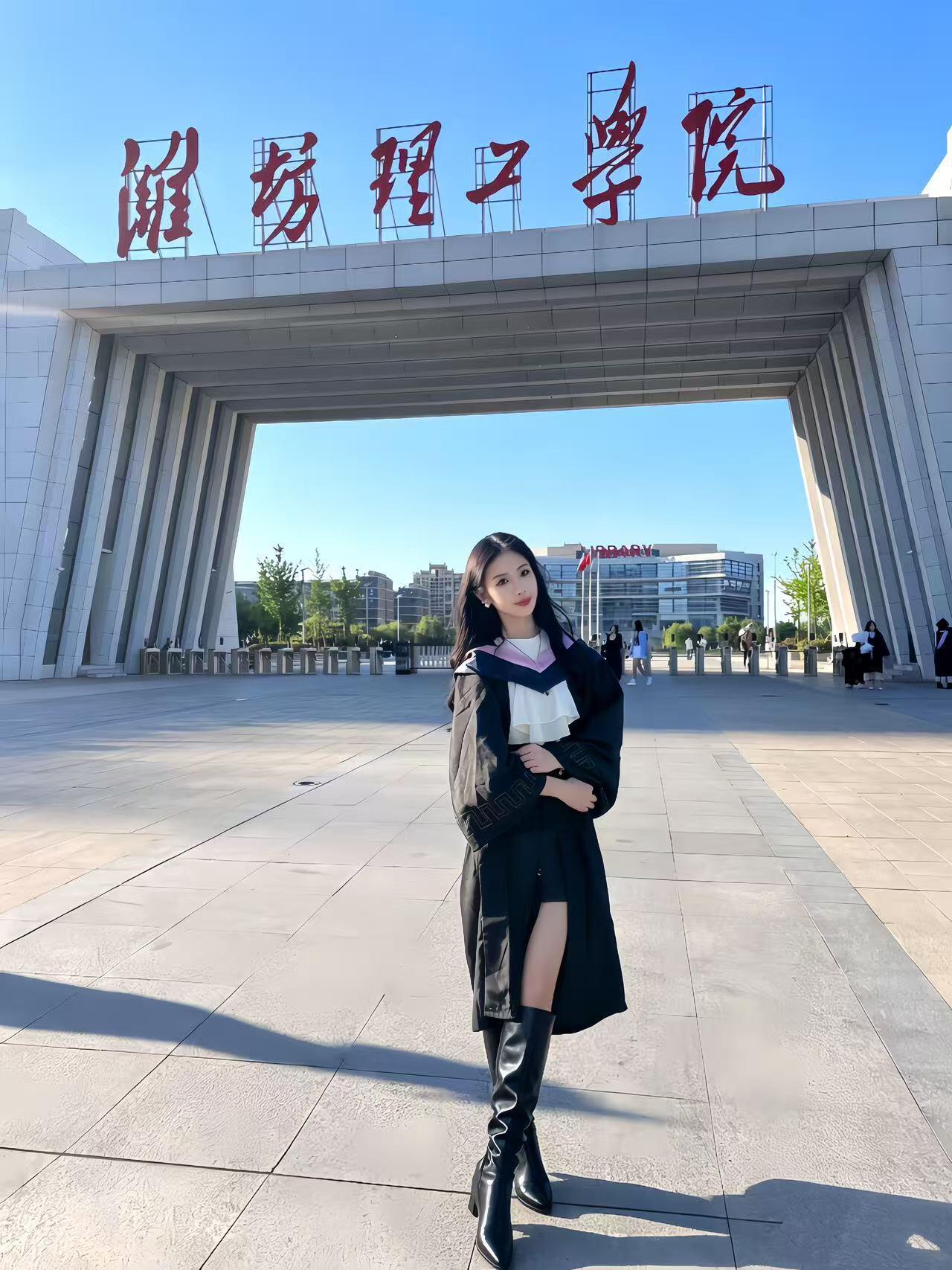 清纯动人的学姐，出校园以后也是放开了！温柔系学妹 19岁学姐日常 女校学姐