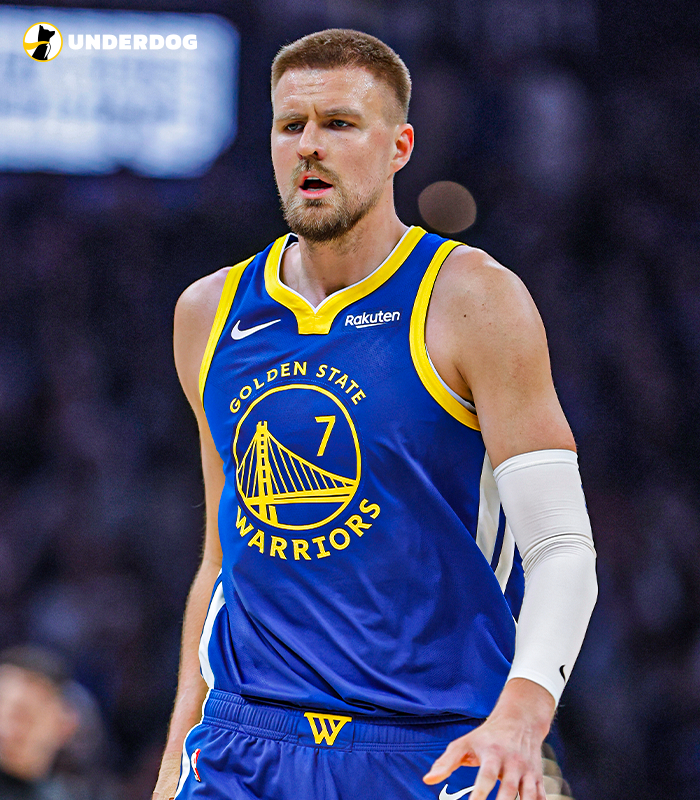 波尔津吉斯再次伤退 脆皮！波尔津吉斯出场11分钟因腰部不适伤退，本场他得到5分3