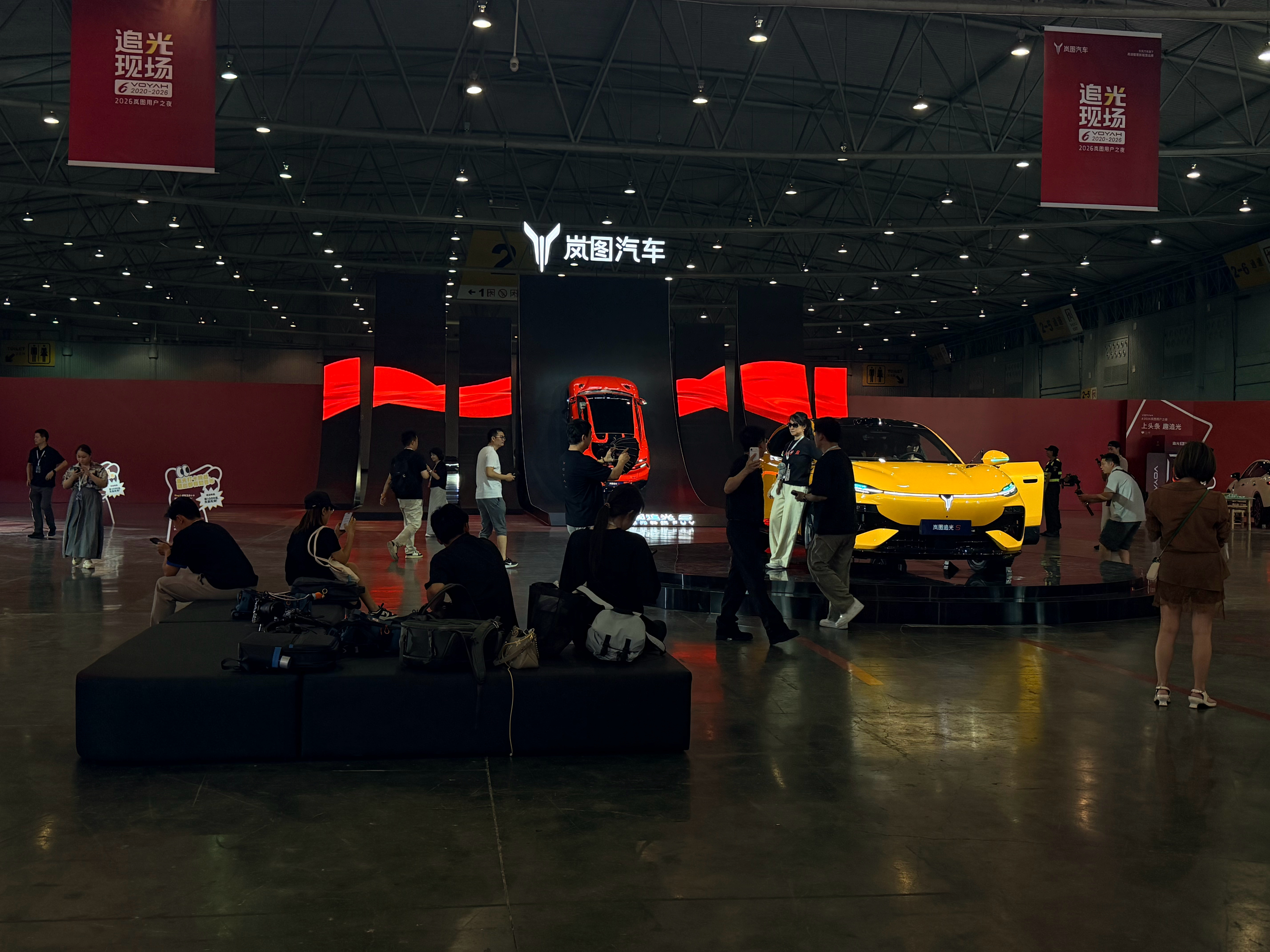 现场打卡岚图追光S🚗⚡一镜到底解密360°隧道大回环！量产实车，拒绝特效全新科