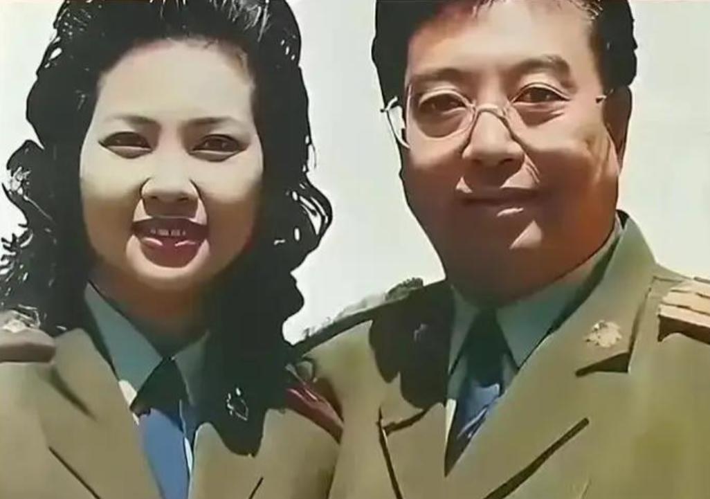 李双江大谈夫妻生活，表示梦鸽是主动追求自己的。梦鸽的父亲曾向其下跪劝阻她不要和李