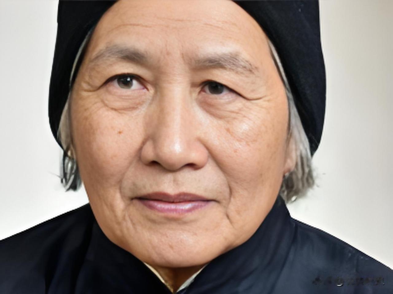 1926年湖南资兴，一个靠卖油茶拉扯大儿孙的82岁老妇临终前拼尽气力，向孙子陈慎