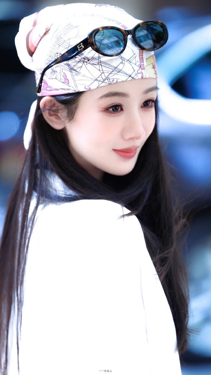 杨紫玉兰花开君再来 💜杨紫董竹君 我觉得你接近我是为了害我，害得我好喜欢你啊 