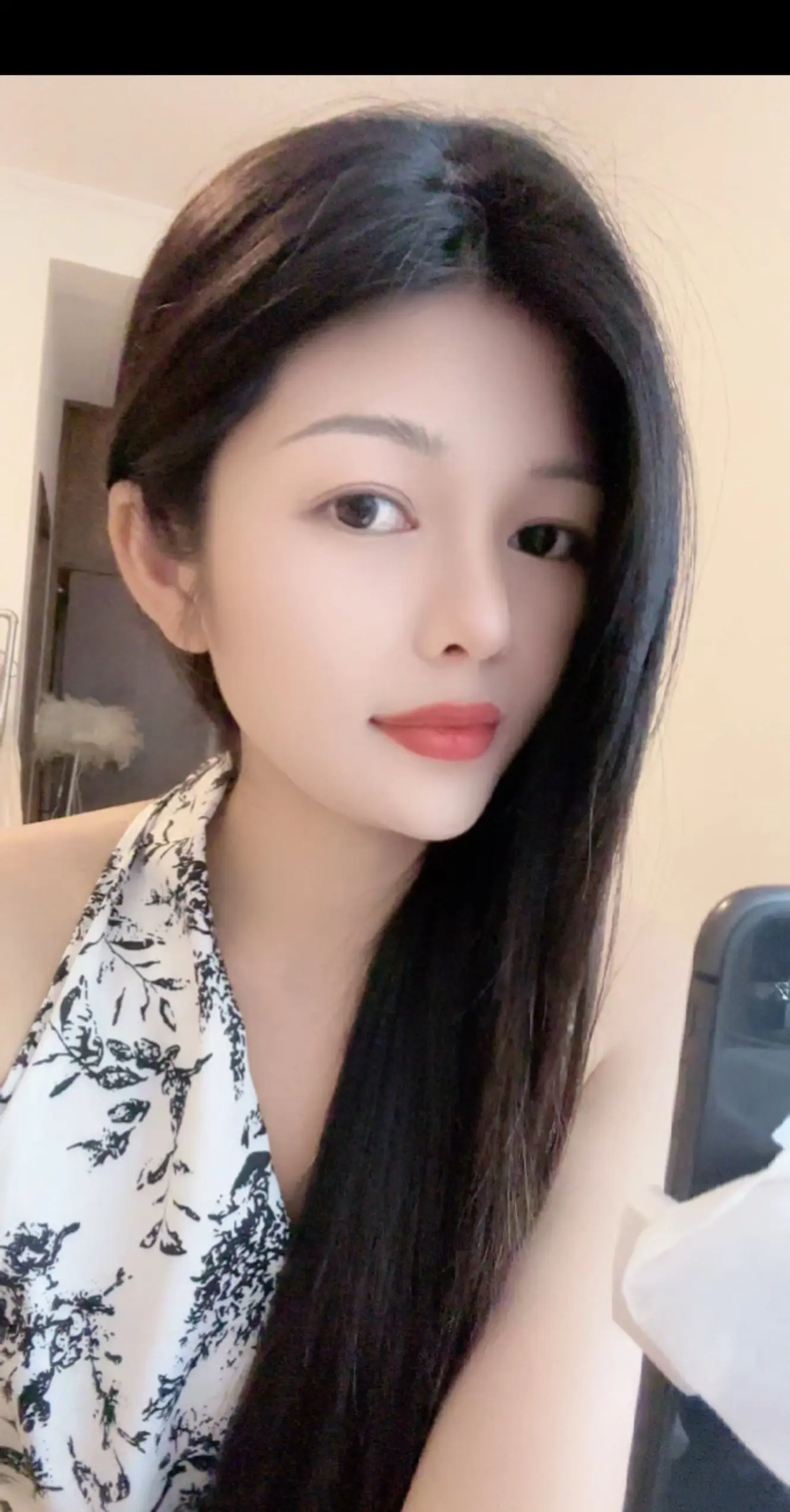 粽子要吃，酒也要喝，但不要忘记还有一个这样的美女.