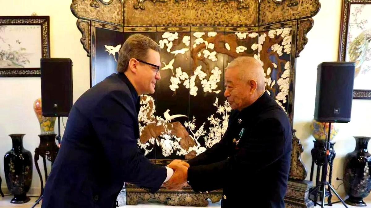 文章标题：因为武术拥有巨大的团结

普京决定给中国武术协会副主席吴彬颁“友谊勋章