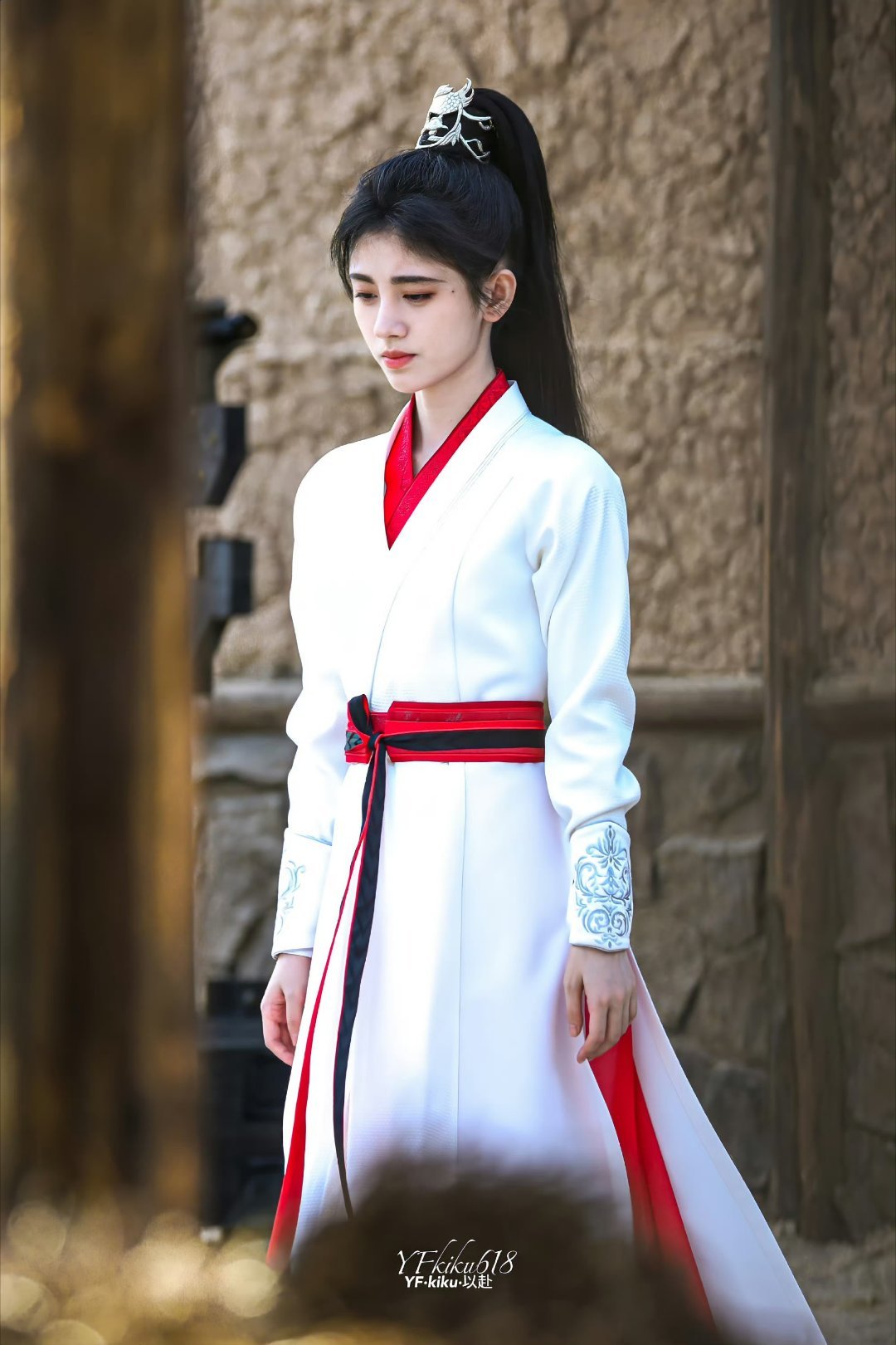 jjy鞠婧祎苏绿夏 jjy鞠婧祎苏影后造型 山茶花的红终究抵不过大海深处的群青?