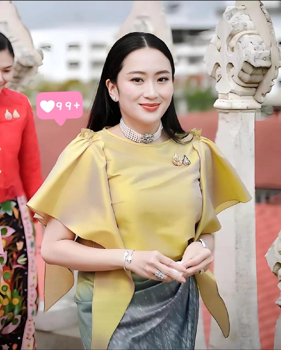 泰国2月8日总理大选结果将揭晓，这三位谁会笑到最后呢？
第一、纳塔蓬，出身于19