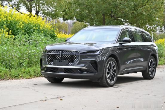 长途自驾选豪华SUV，全场景安全护航放肆出发经常全家长途自驾，深刻明白，长途出行