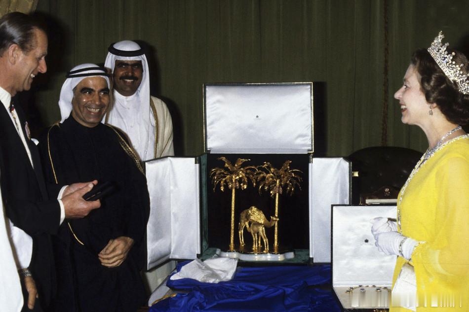 1979年2月25日，英国女王伊丽莎白二世到访迪拜，迪拜酋长谢赫·拉希德赠送了她