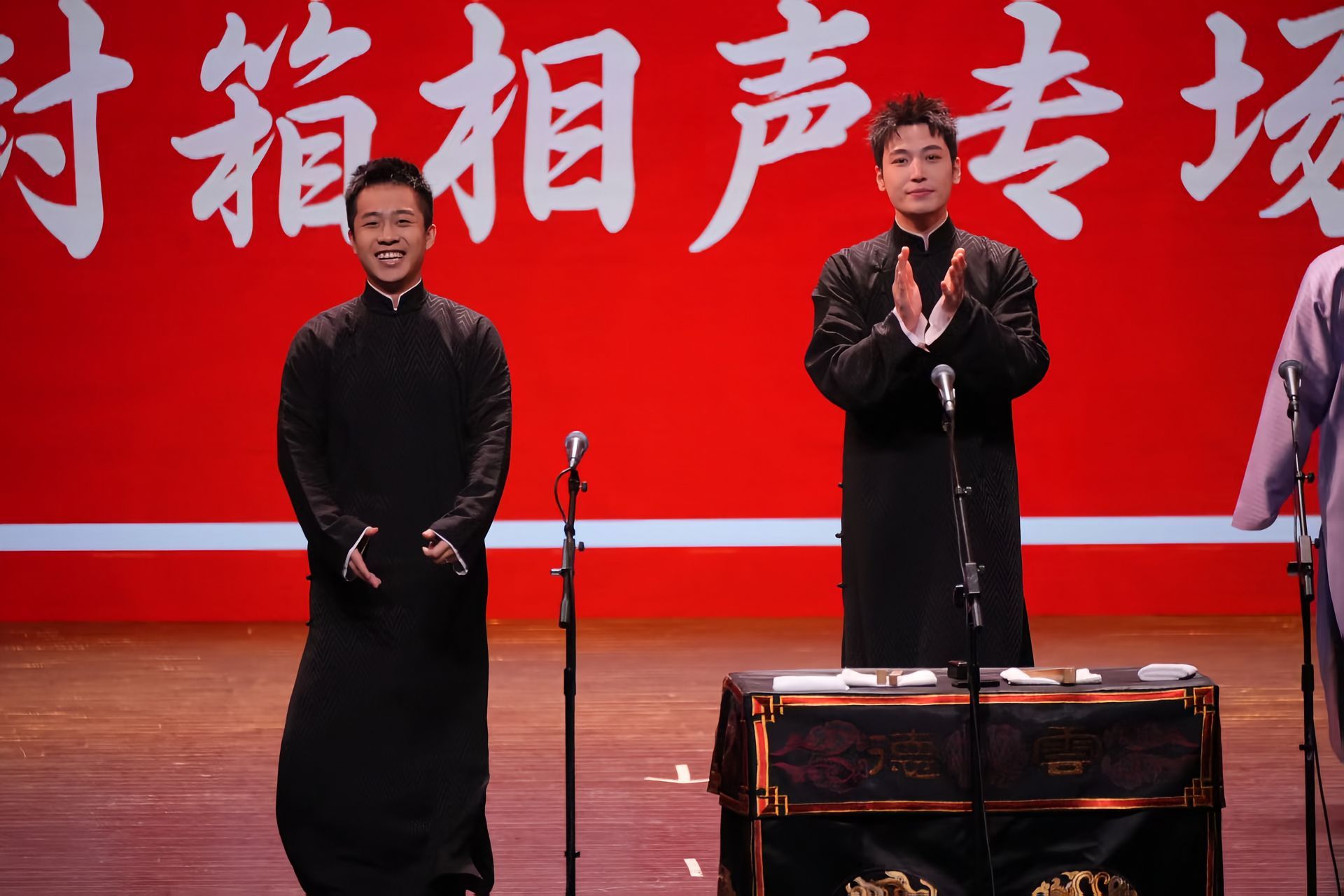 这帮人还是穿大褂好看