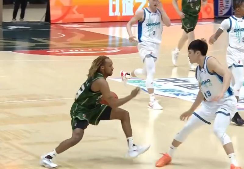 郭昊文半场6中0仅1分，同曦男篮半场落后青岛17分！北京时间2026年3月21日