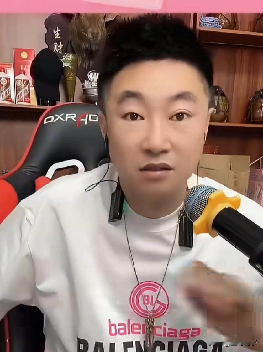 九天说散打哥心黑一点，祁天道都不敢反他。在天道进去的时候直接起诉他。然后重新签协