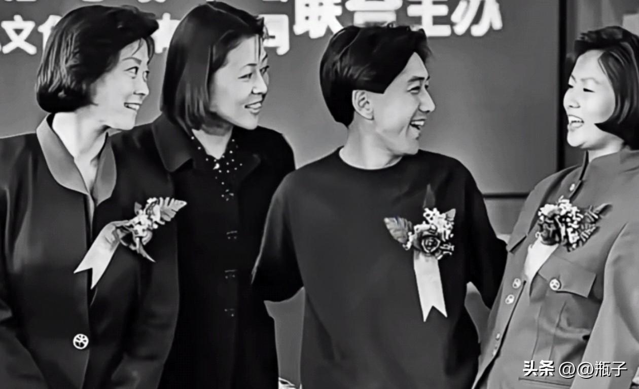 看见1996年的他们，心头满满是回忆，那时候的我们痴迷守着电视机，在观众眼里他们