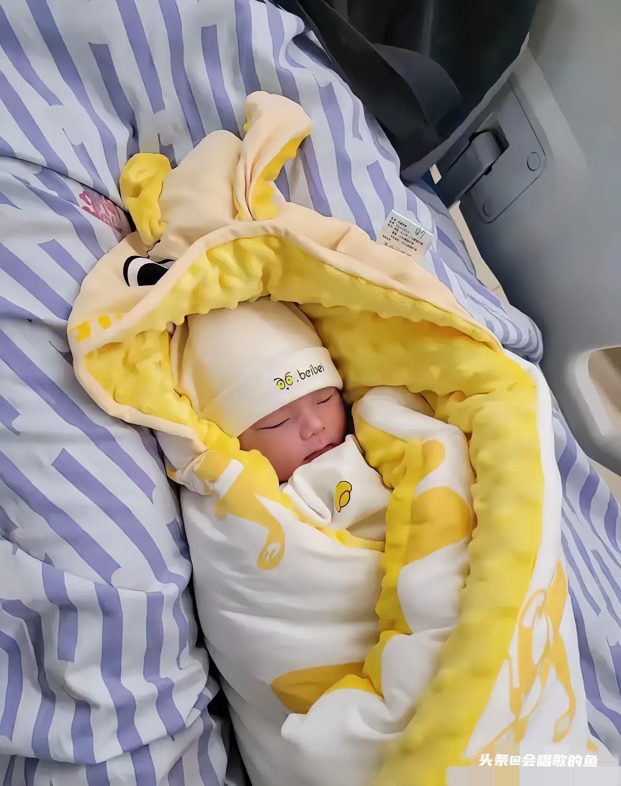 湖北19岁的大一女孩萱萱意外怀孕，男孩一句“生呗，让我爸妈养”，就这么轻松的把她