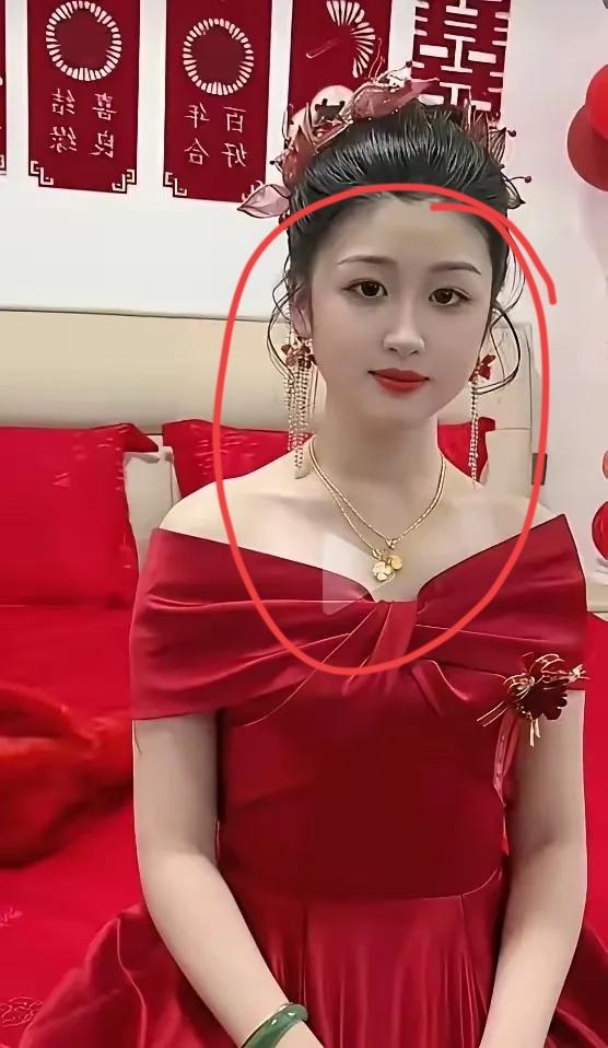 郑州这对研究生结婚的事儿，看得我五味杂陈。

女方说不要彩礼，男方硬是凑了十万送