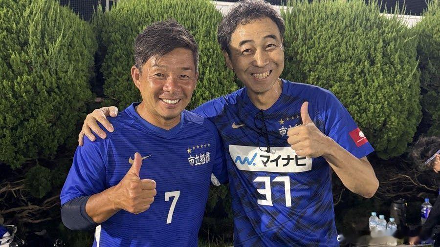 这不牛群、冯巩嘛…… 