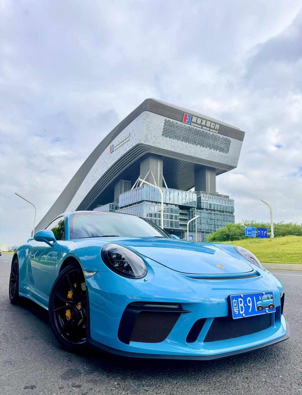 保时捷迈阿密蓝GT3 漂移滑雪
保时捷 GT3