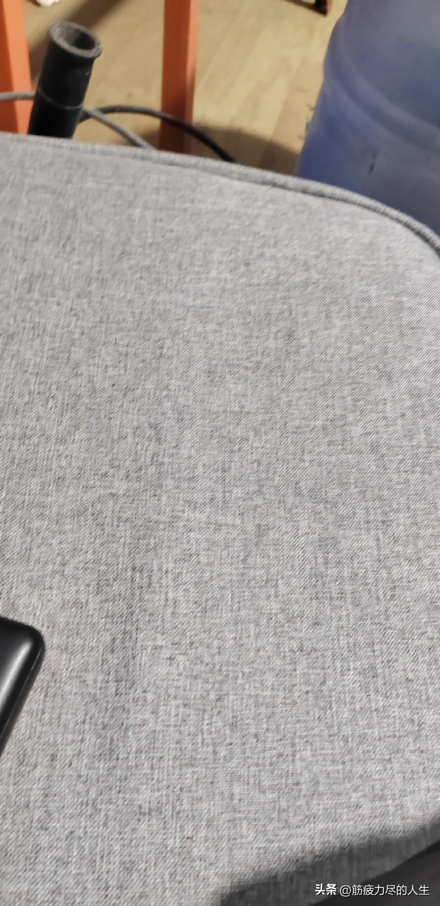 每天四点半就要起床赶路，早上七点才能赶到工地，下班到家都晚上八点多，一路奔波下来