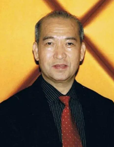 广东东莞一男子加入英国国籍，隐姓埋名十几年，甚至卖掉别墅当运费，终于将价值8个亿