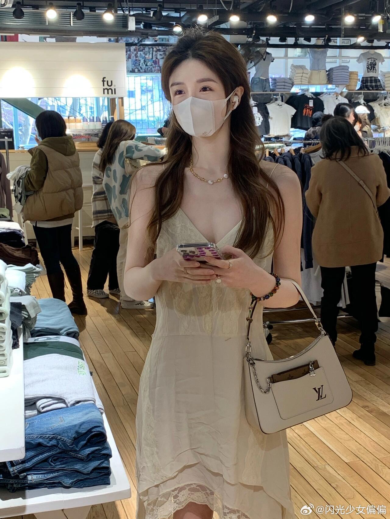 永远疯疯癫癫嘻嘻哈哈 