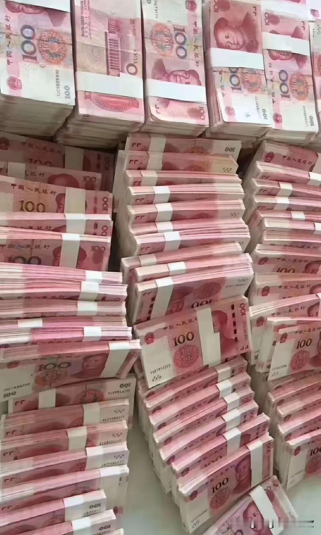 以前万元户算有钱，现在呢？

记得小时候那时，村里谁家有1万块钱，那绝对算大户人