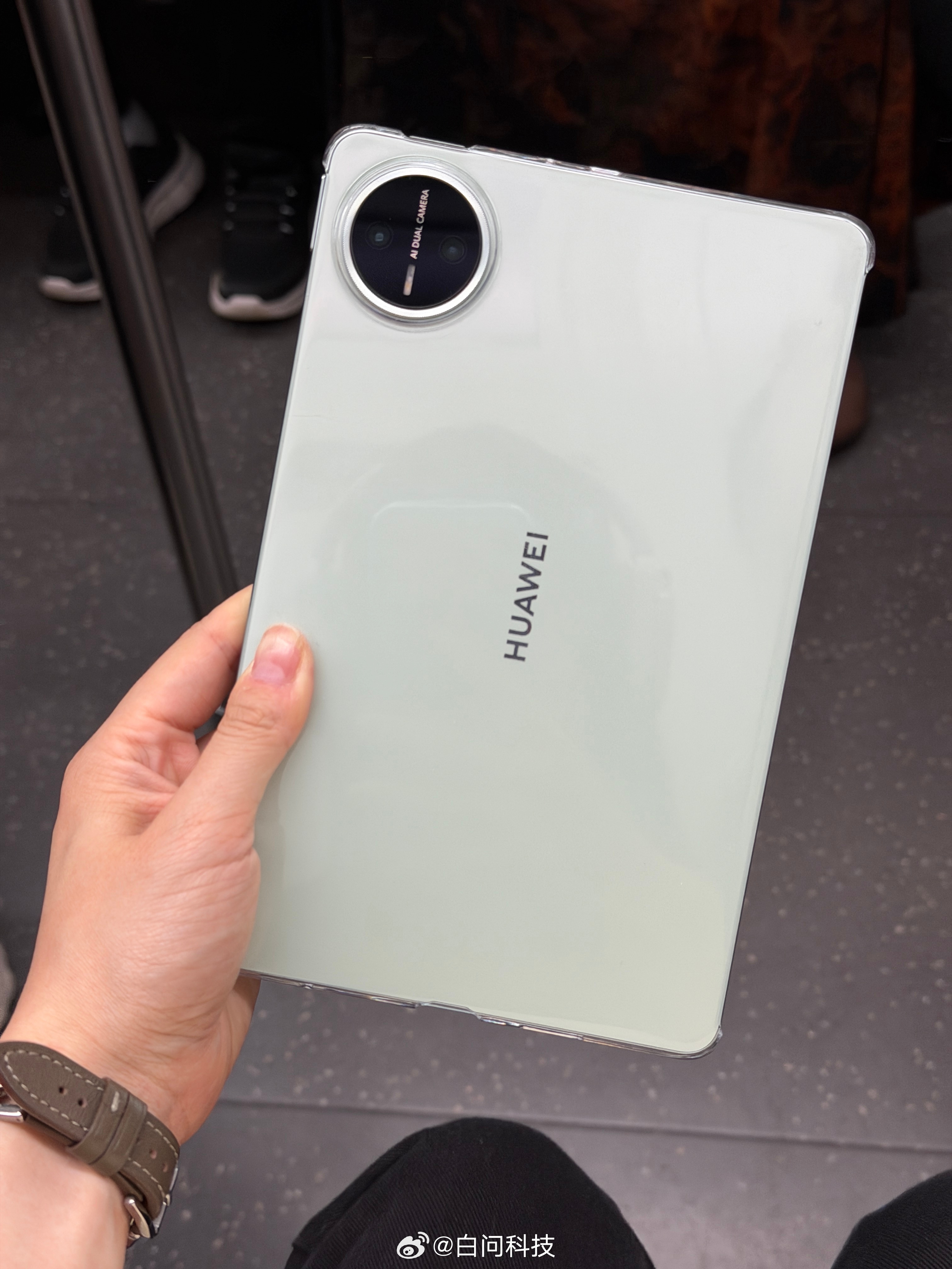 OPPO Pad mini也要来了8.8英寸OLED高刷屏、骁龙8 Gen5有没