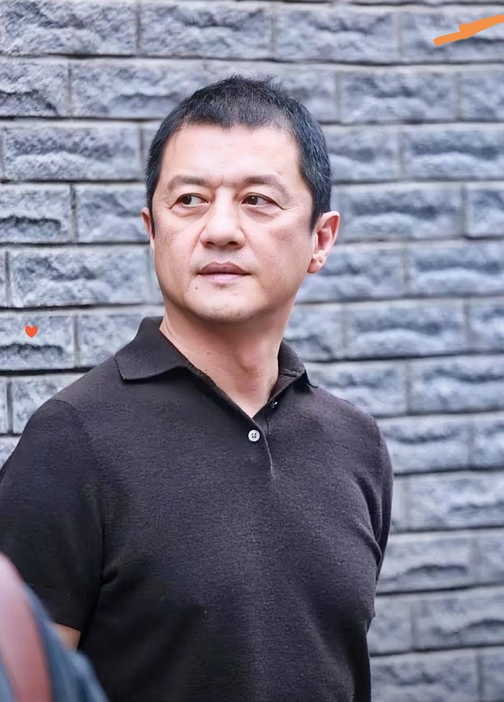 李亚鹏现在估计很头疼，
他无论如何也想不到，
3月31号大半夜，李亚鹏又被顶上了