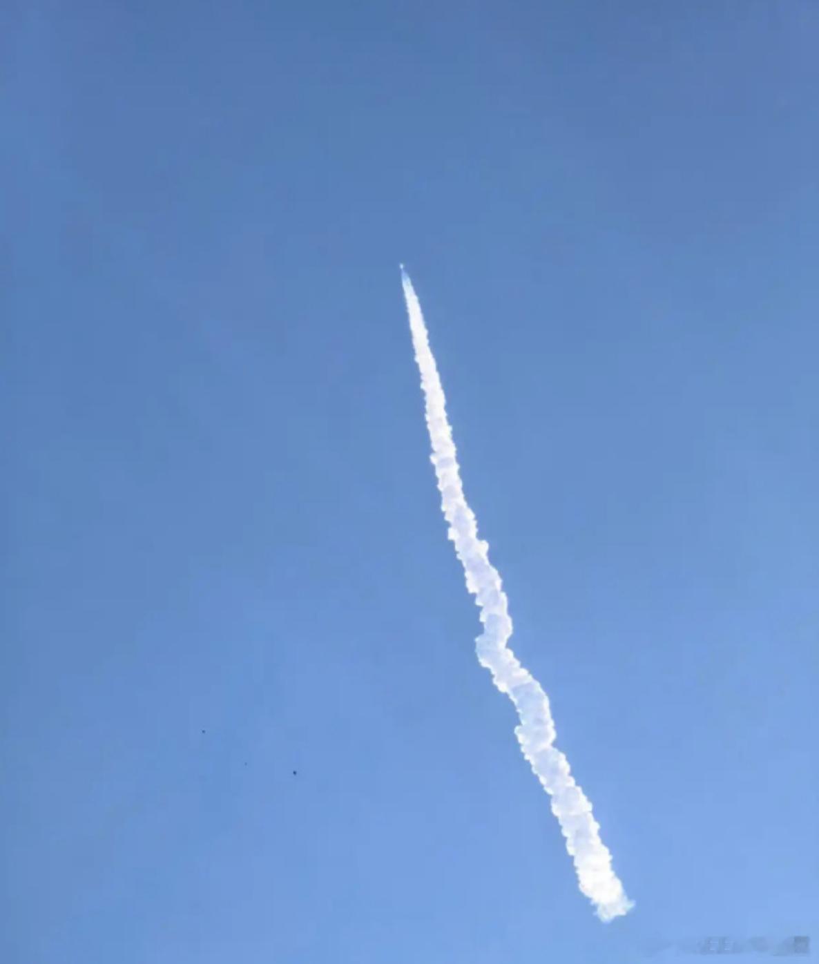 朱雀三号任务一级回收失败朱雀三号首次发射，卫星成功入轨，一级火箭再入回收失败坠毁