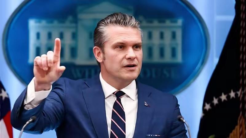 美国战争部长赫格塞斯在众议院有点头大，美伊开打之后，他首次去国会听证会被民主党议