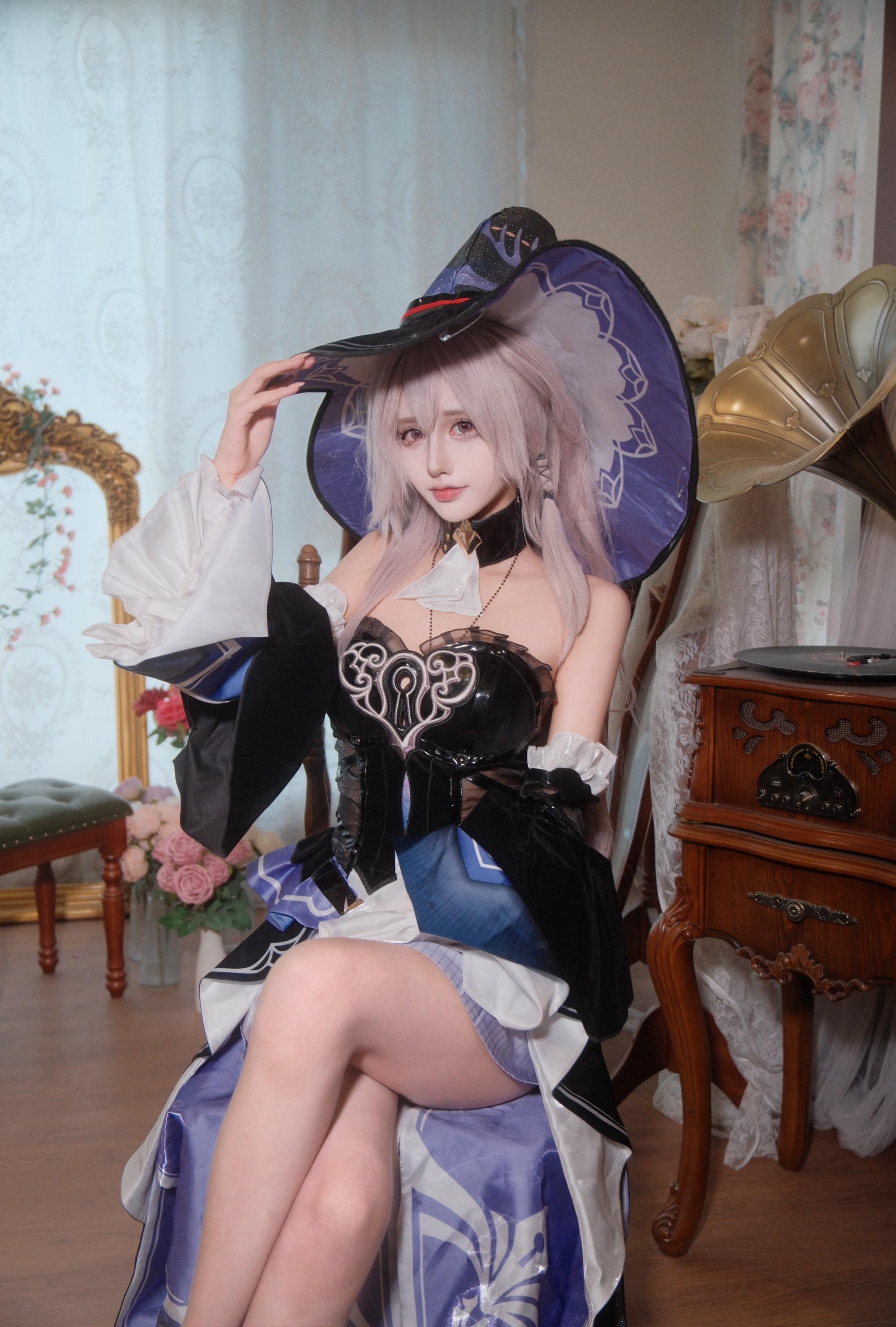 黑塔女士举世无双。