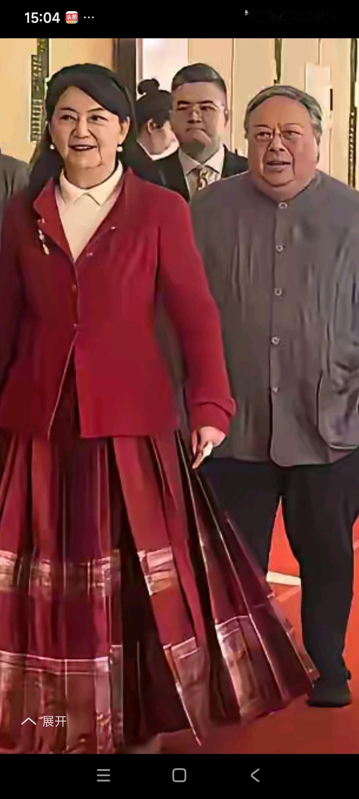 胡慧中才48岁，一点年轻时的影子都找不到了！